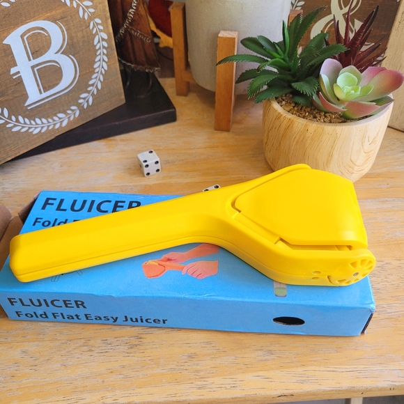 Manual Lemon Squeezer - Picture 8 of 8